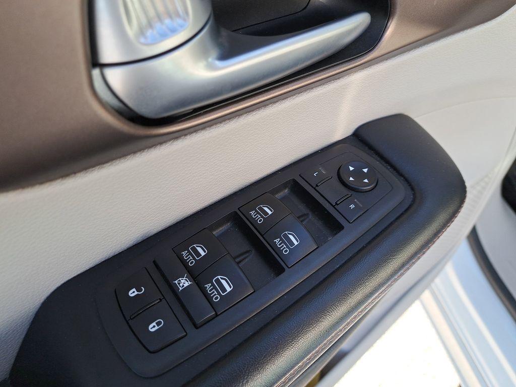 used 2019 Chrysler Pacifica car, priced at $16,586