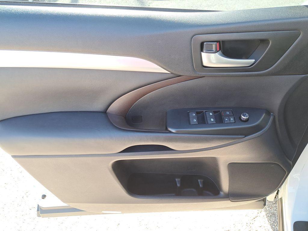 used 2018 Toyota Highlander car, priced at $23,535