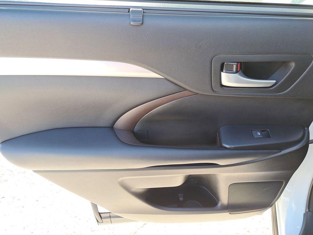 used 2018 Toyota Highlander car, priced at $23,535