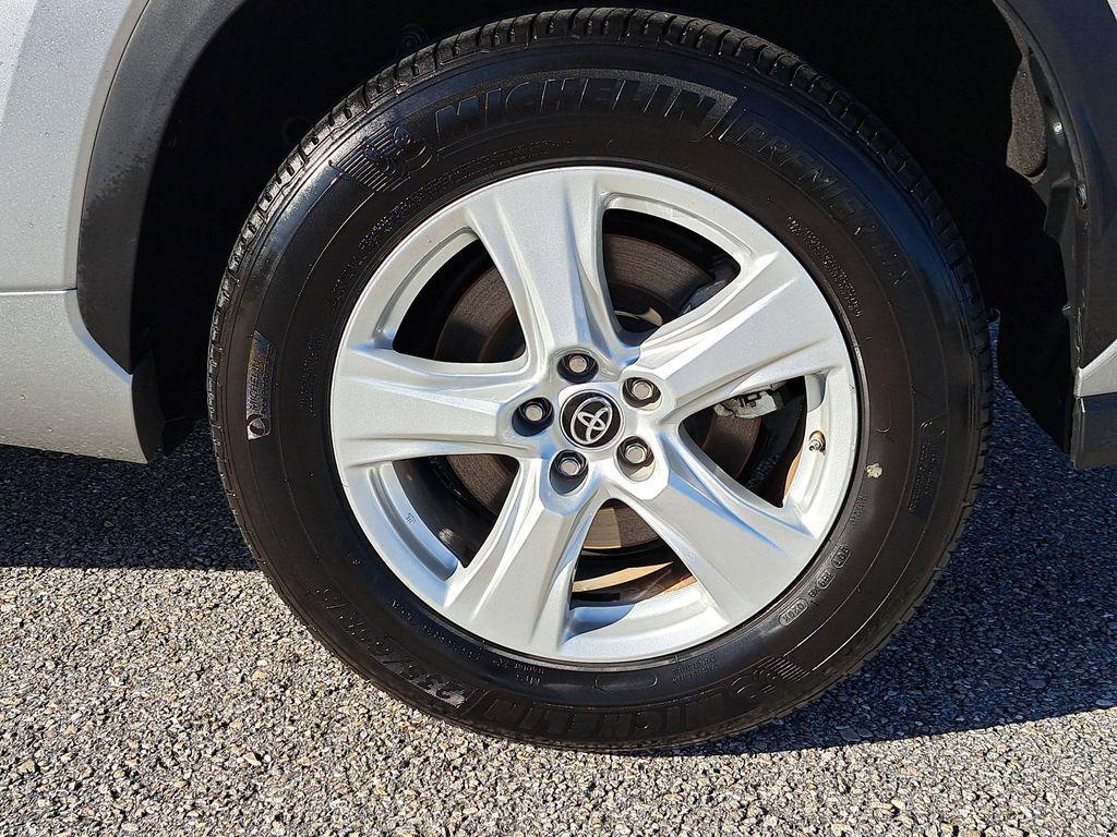 used 2023 Toyota Highlander car, priced at $29,991