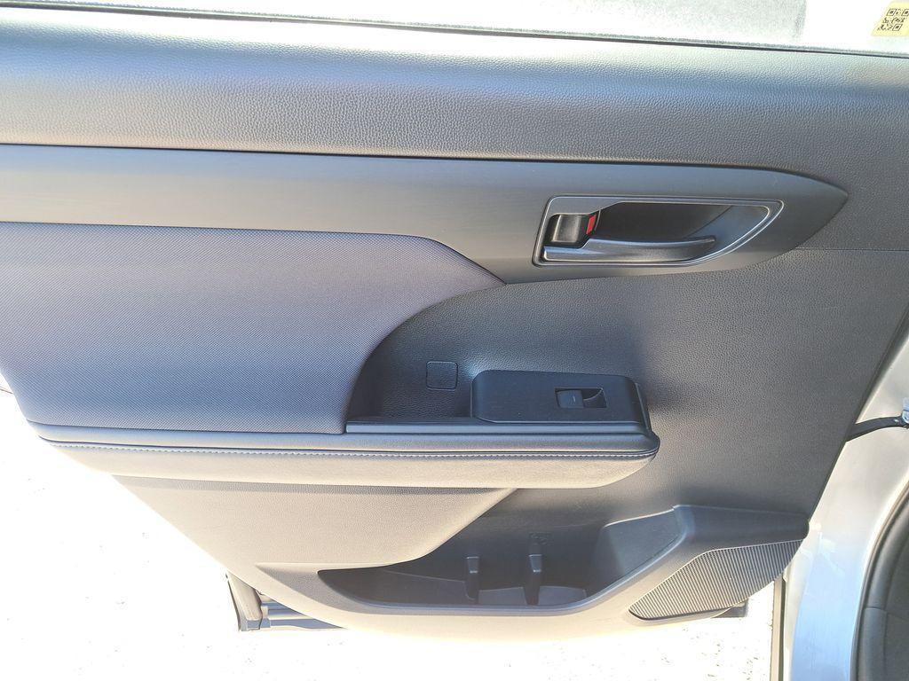 used 2023 Toyota Highlander car, priced at $29,991