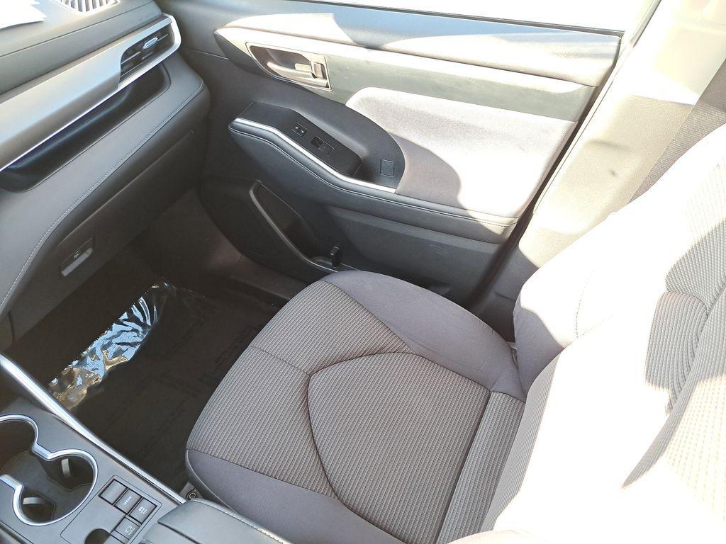 used 2023 Toyota Highlander car, priced at $29,991