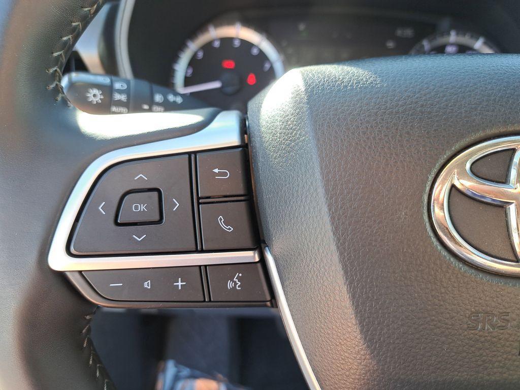 used 2023 Toyota Highlander car, priced at $29,991