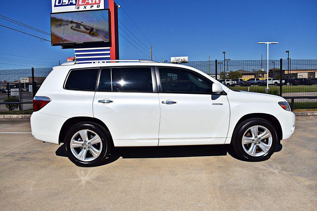 used 2008 Toyota Highlander car, priced at $15,900