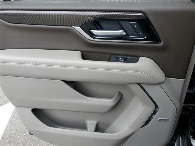 used 2025 GMC Yukon XL car, priced at $65,393