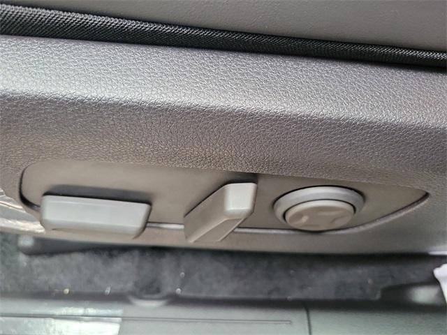 new 2026 Kia Carnival Hybrid car, priced at $51,020