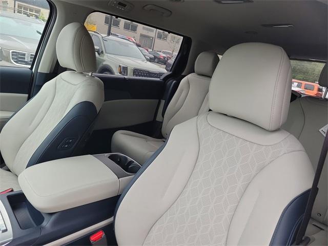 new 2026 Kia Carnival Hybrid car, priced at $44,431