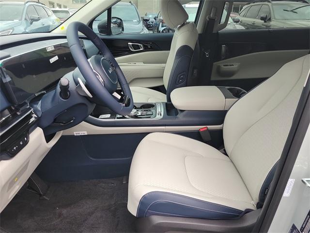 new 2026 Kia Carnival Hybrid car, priced at $55,080