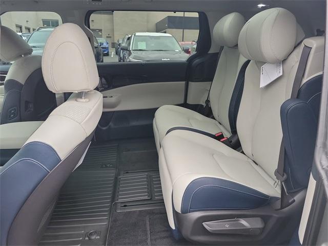 new 2026 Kia Carnival Hybrid car, priced at $55,080