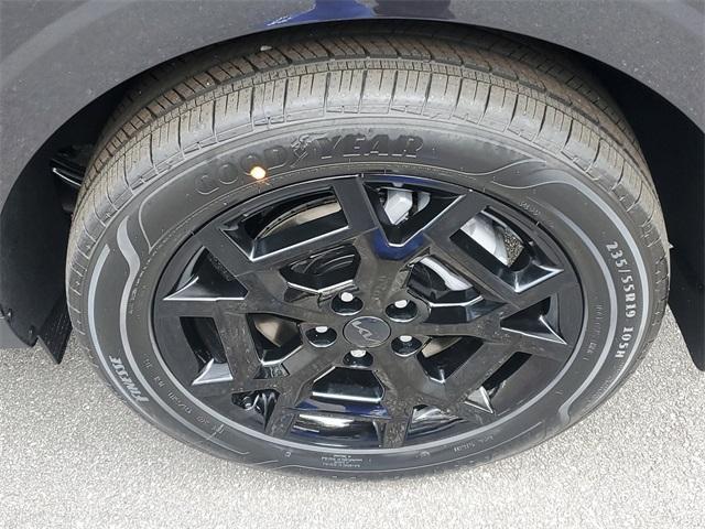 new 2026 Kia Carnival Hybrid car, priced at $50,085