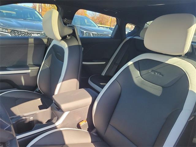 new 2025 Kia K4 car, priced at $27,479