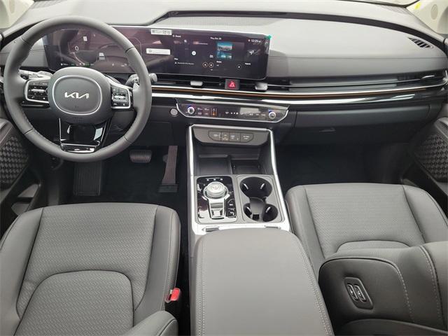 new 2026 Kia Carnival Hybrid car, priced at $54,025