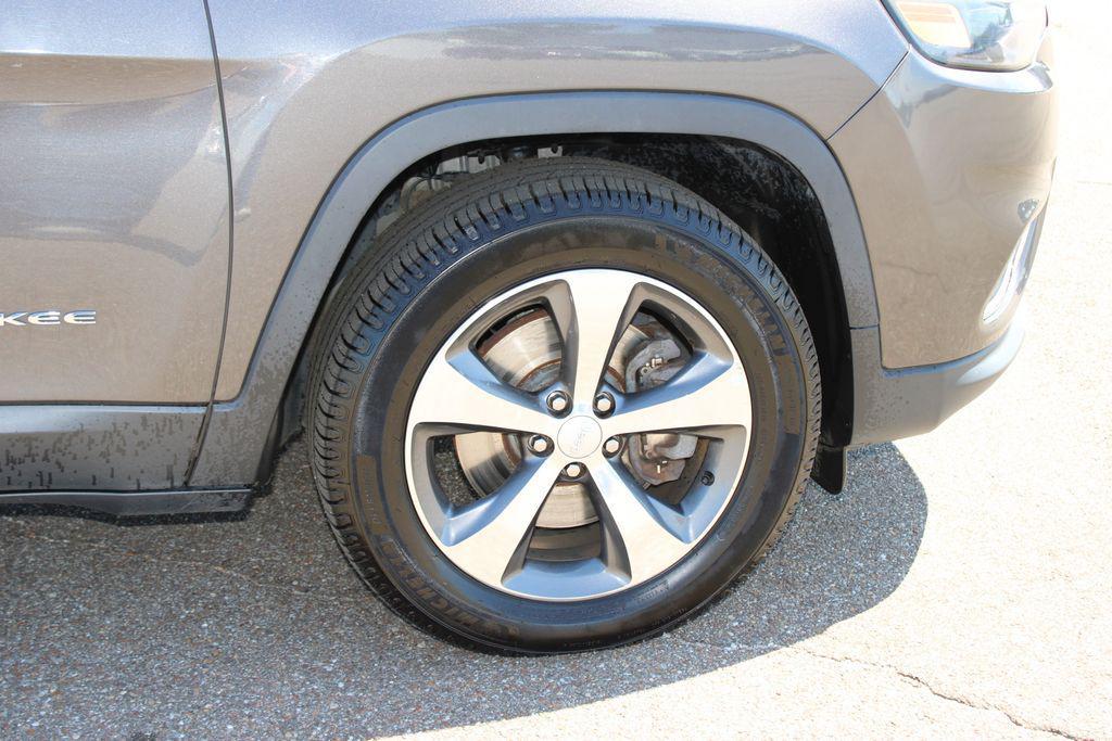 used 2019 Jeep Cherokee car, priced at $16,854