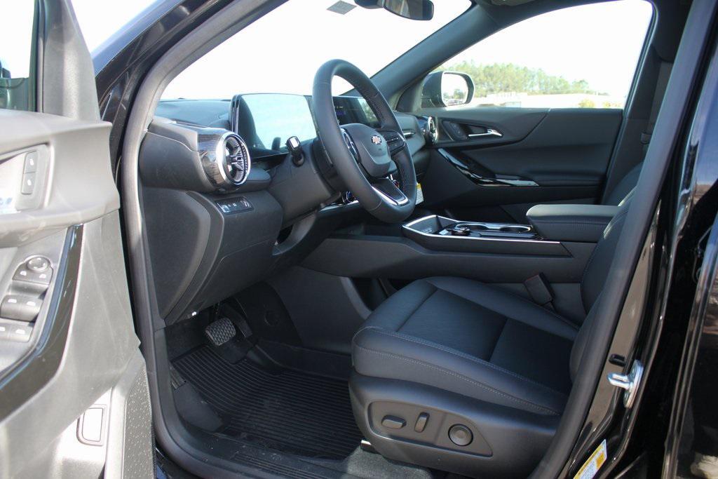 new 2026 Chevrolet Equinox car, priced at $29,815