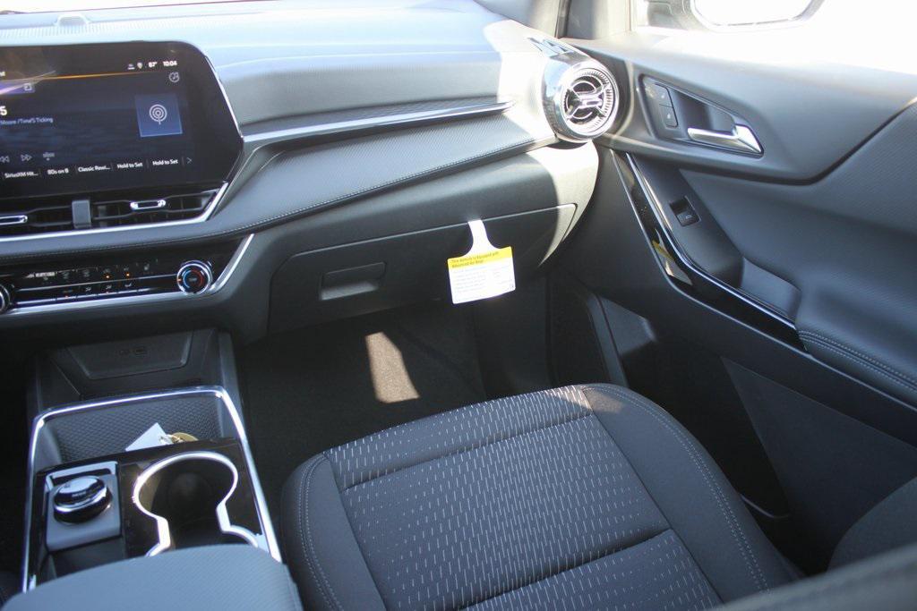 new 2026 Chevrolet Equinox car, priced at $28,456