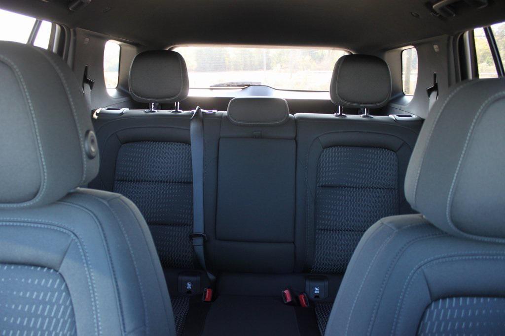 new 2026 Chevrolet Equinox car, priced at $28,456