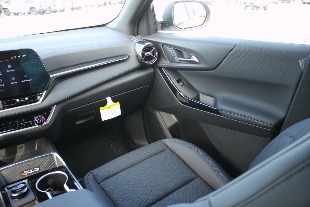 new 2026 Chevrolet Equinox car, priced at $30,565