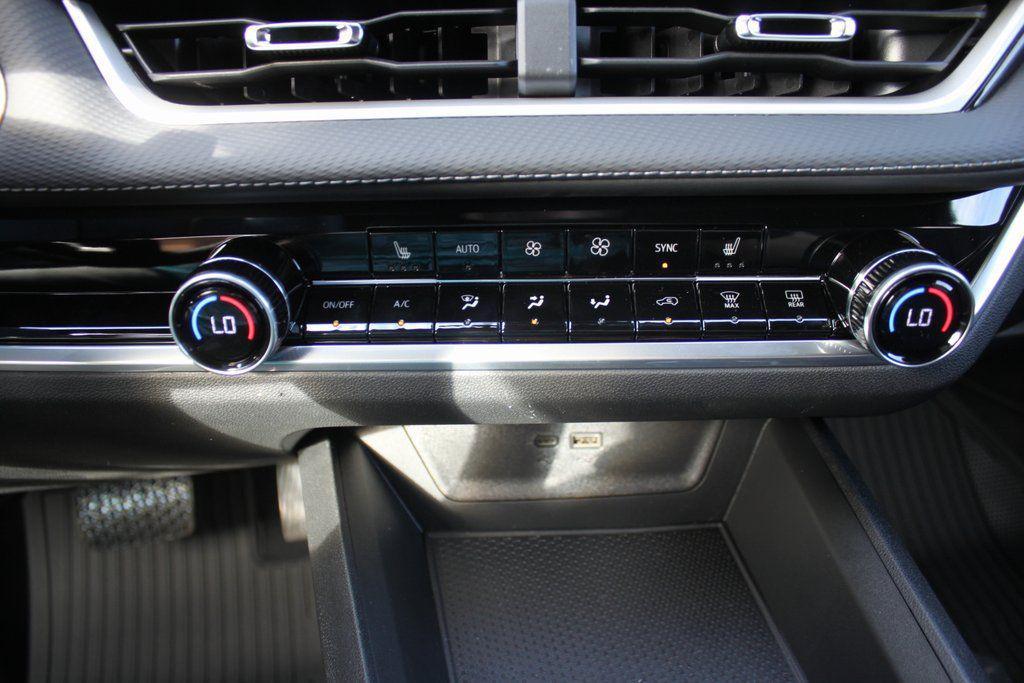 new 2026 Chevrolet Equinox car, priced at $30,565