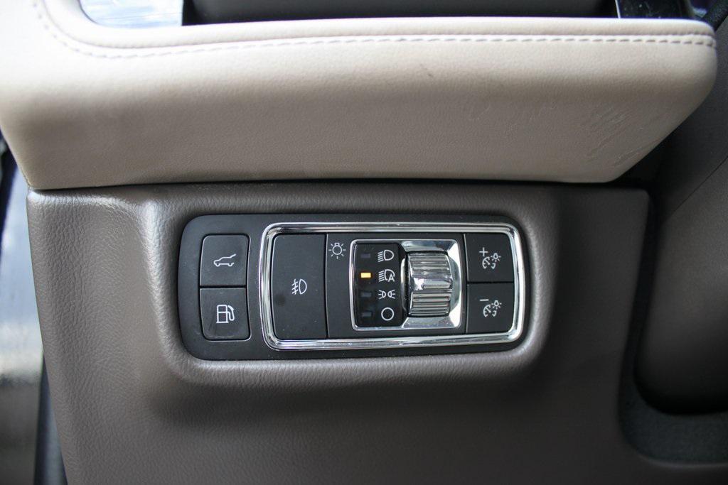 used 2021 Lincoln Aviator car, priced at $33,481