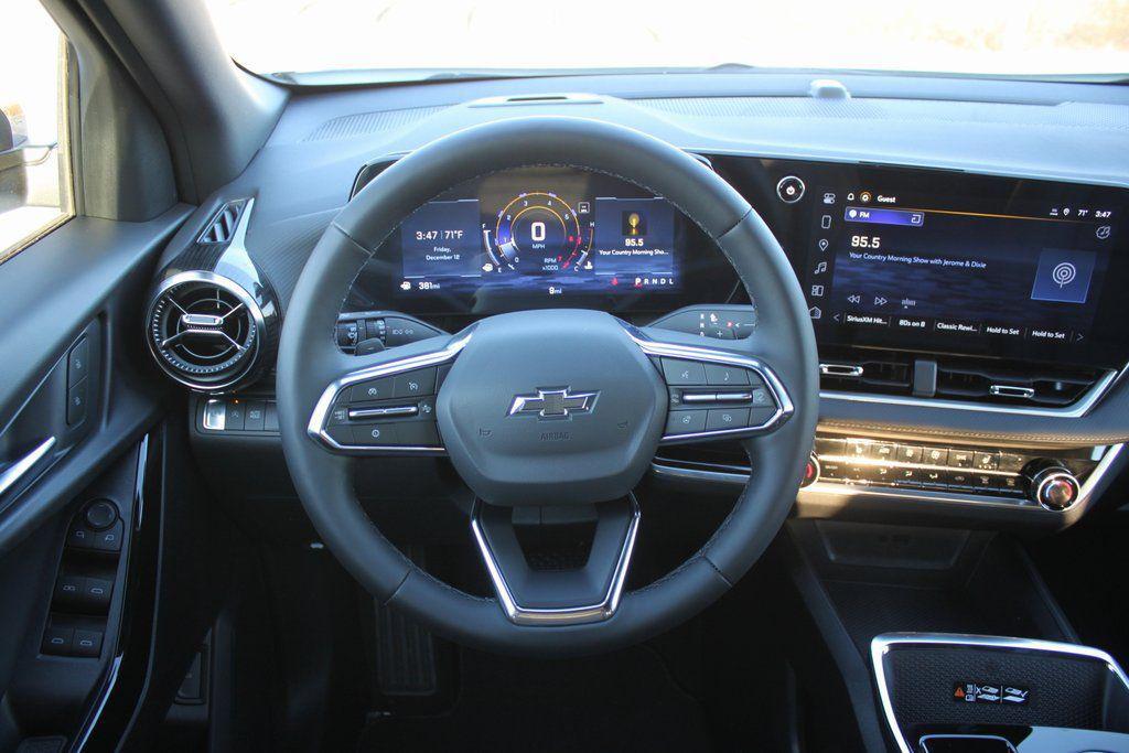 new 2026 Chevrolet Equinox car, priced at $32,484