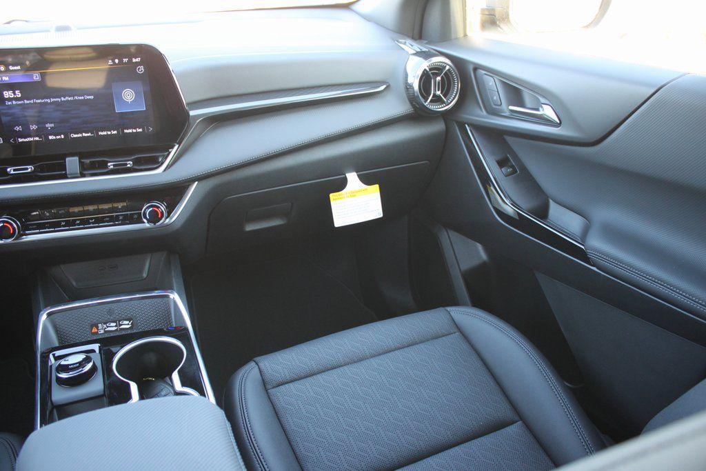 new 2026 Chevrolet Equinox car, priced at $32,484