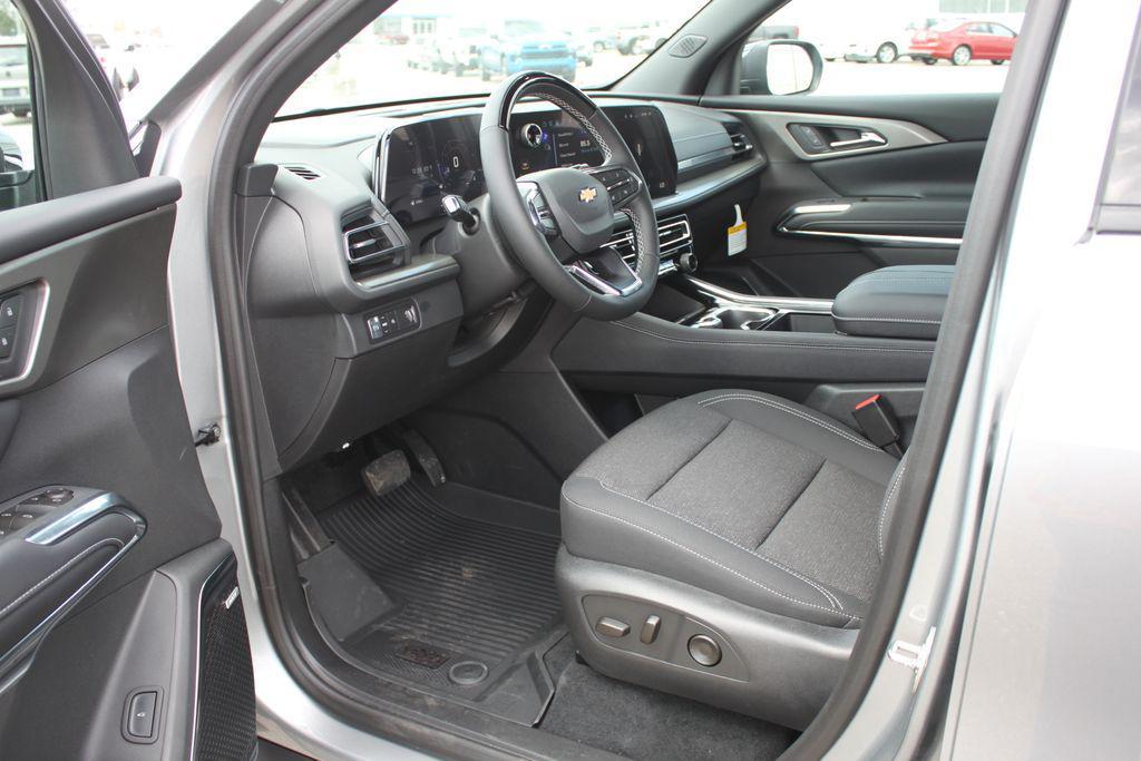 new 2026 Chevrolet Traverse car, priced at $46,733