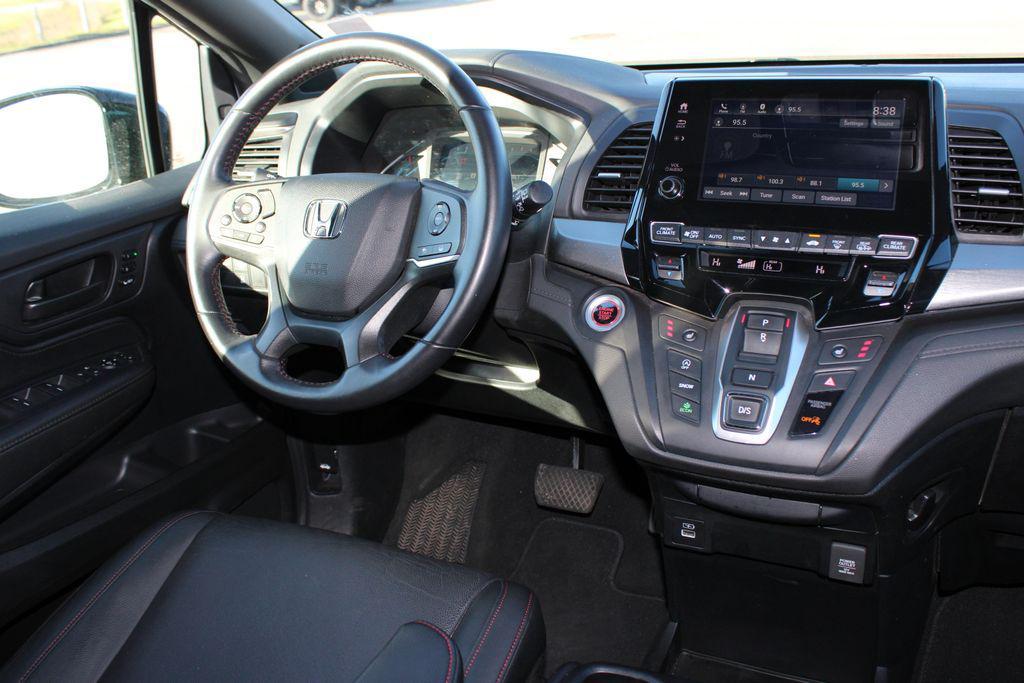 used 2024 Honda Odyssey car, priced at $34,381