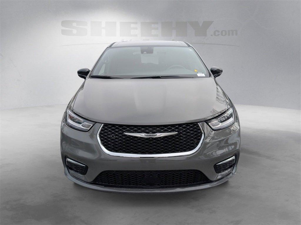 used 2025 Chrysler Pacifica car, priced at $28,870