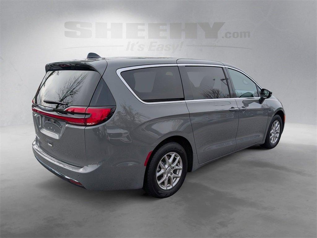 used 2025 Chrysler Pacifica car, priced at $28,870