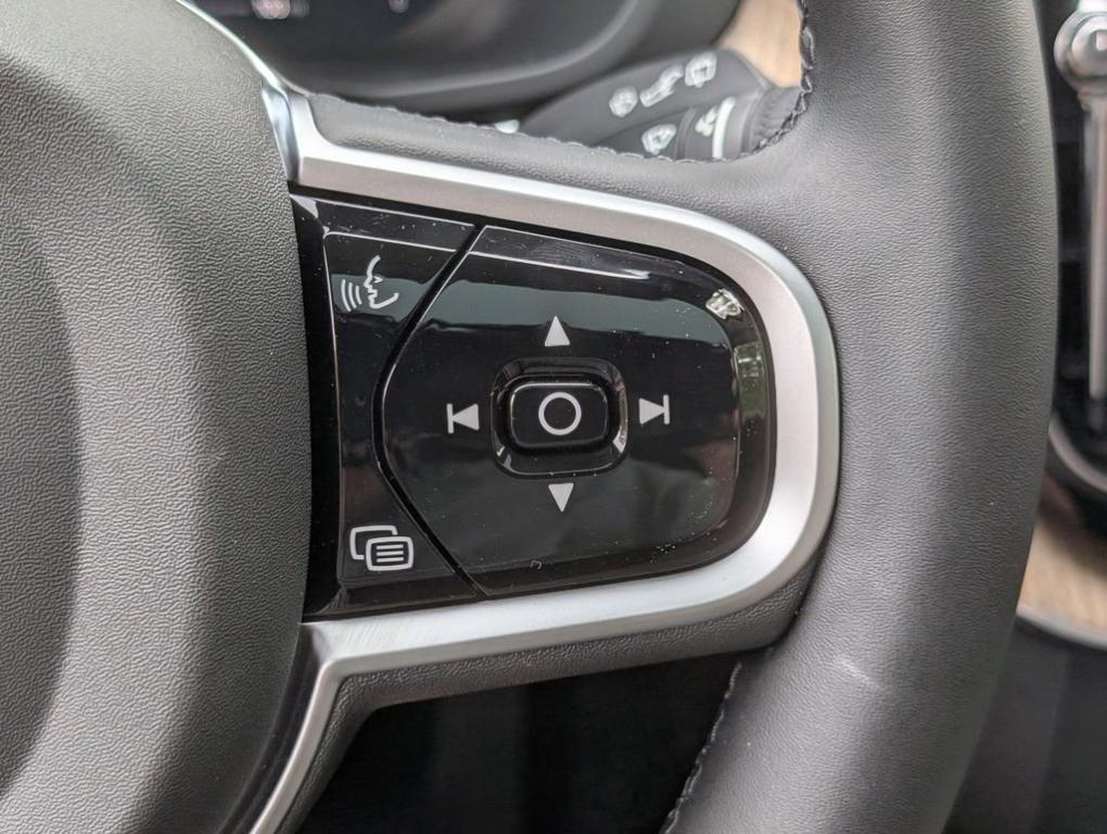 new 2026 Volvo XC60 car, priced at $57,783