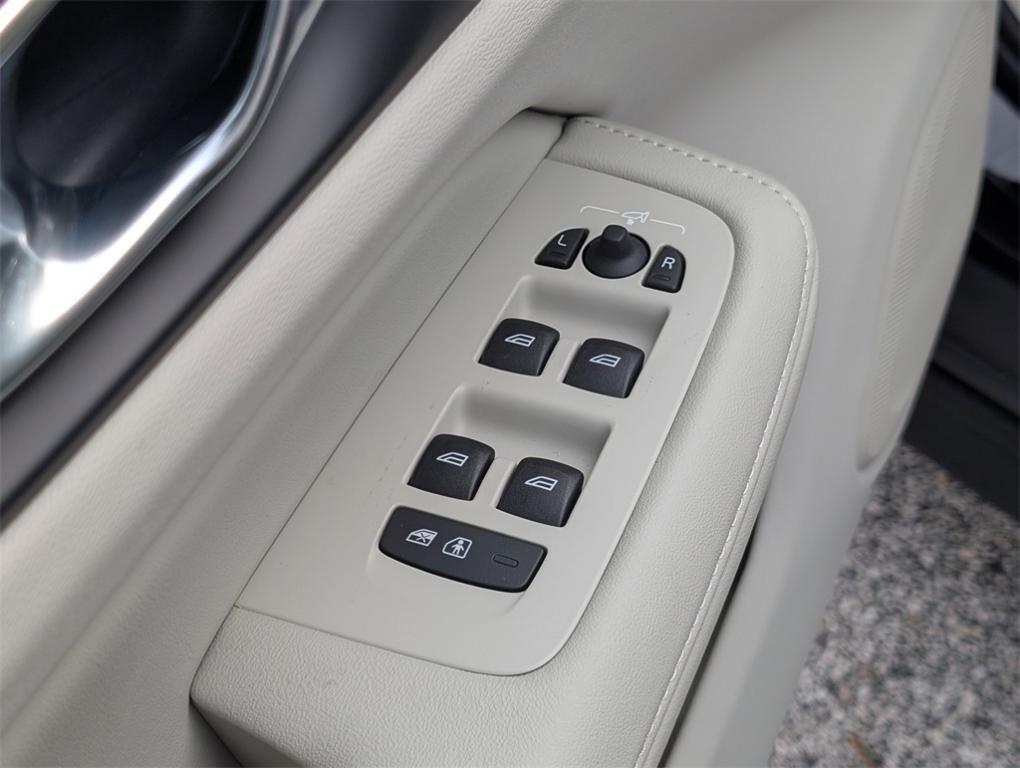 new 2026 Volvo V60 Cross Country car, priced at $55,685