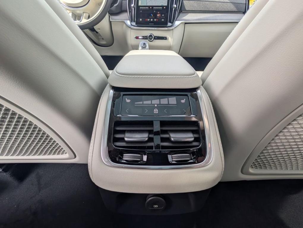 new 2026 Volvo XC90 Plug-In Hybrid car, priced at $85,543