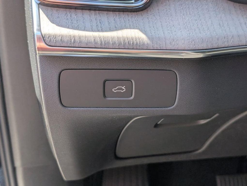 new 2026 Volvo XC90 car, priced at $74,155