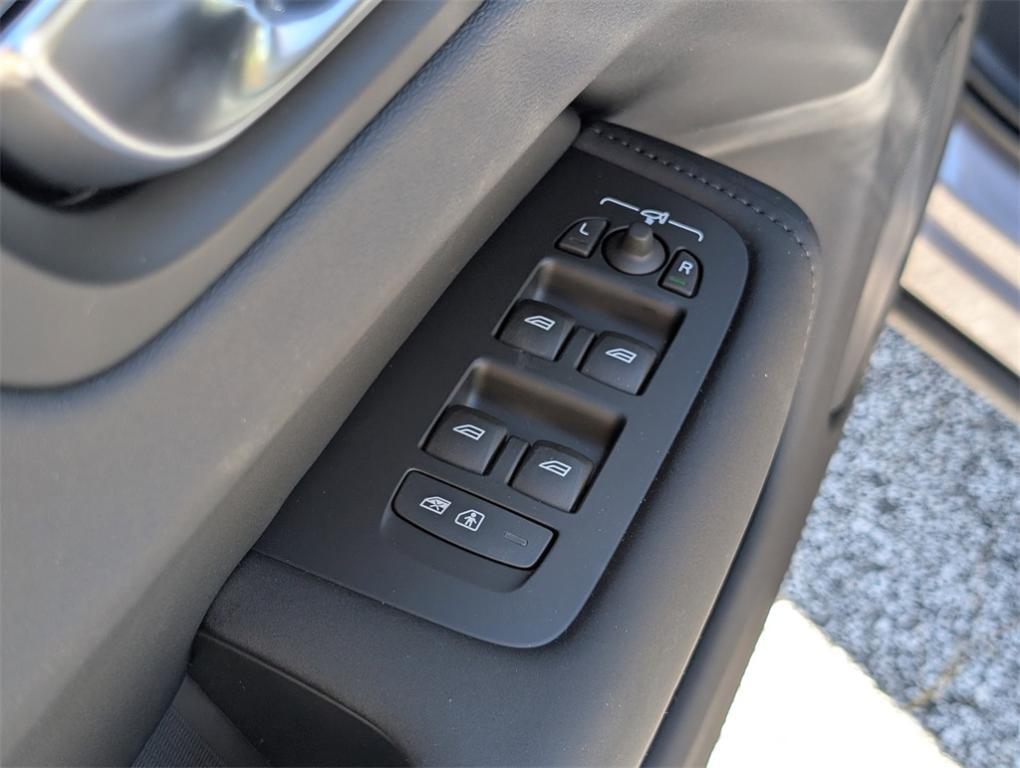 new 2026 Volvo XC60 car, priced at $61,875