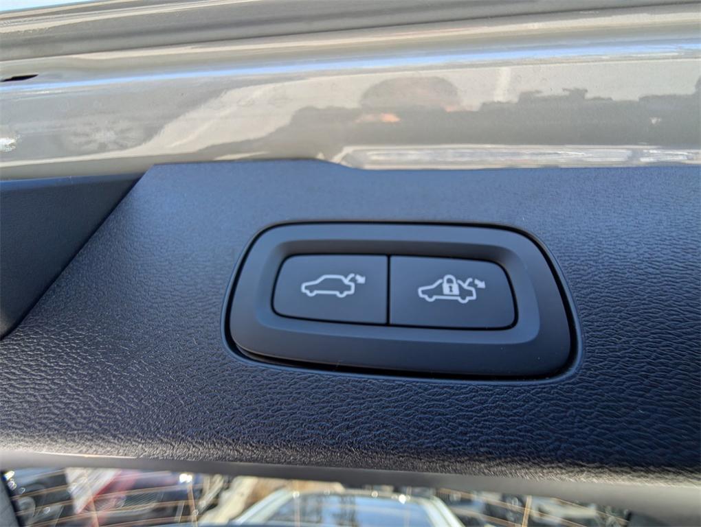 new 2025 Volvo V60 Cross Country car, priced at $49,555