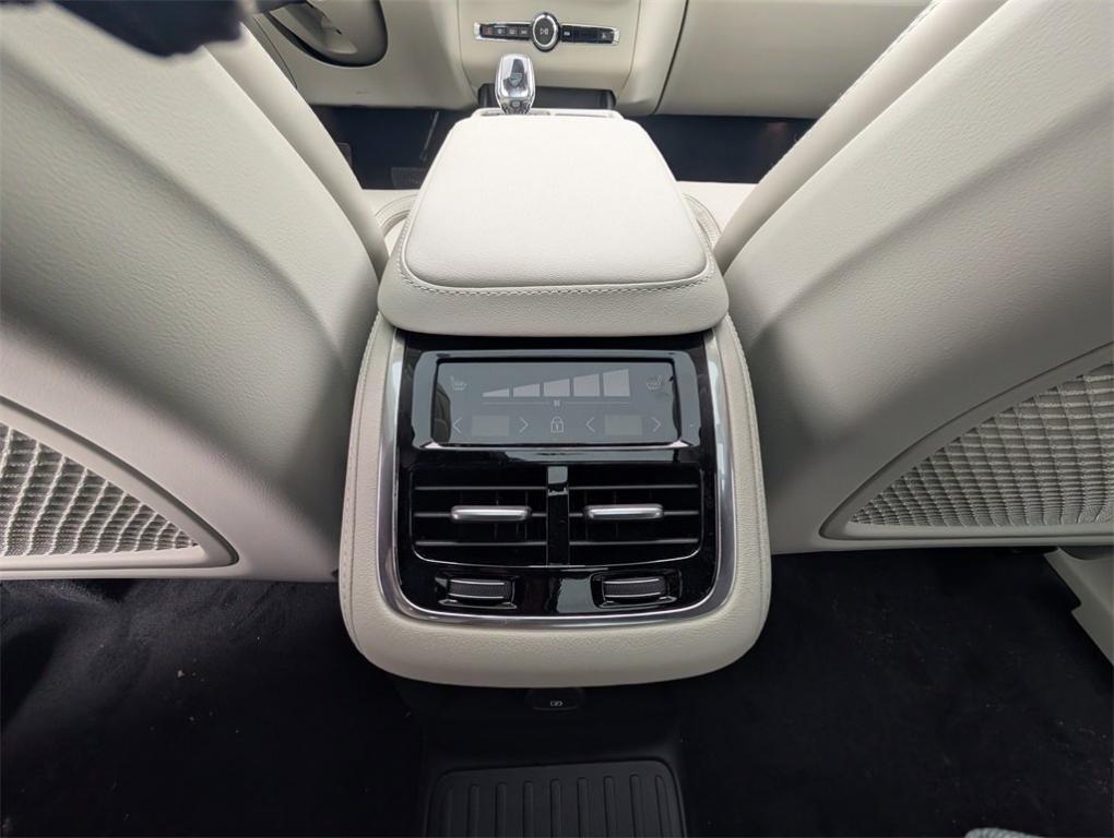 new 2026 Volvo XC90 Plug-In Hybrid car, priced at $93,610