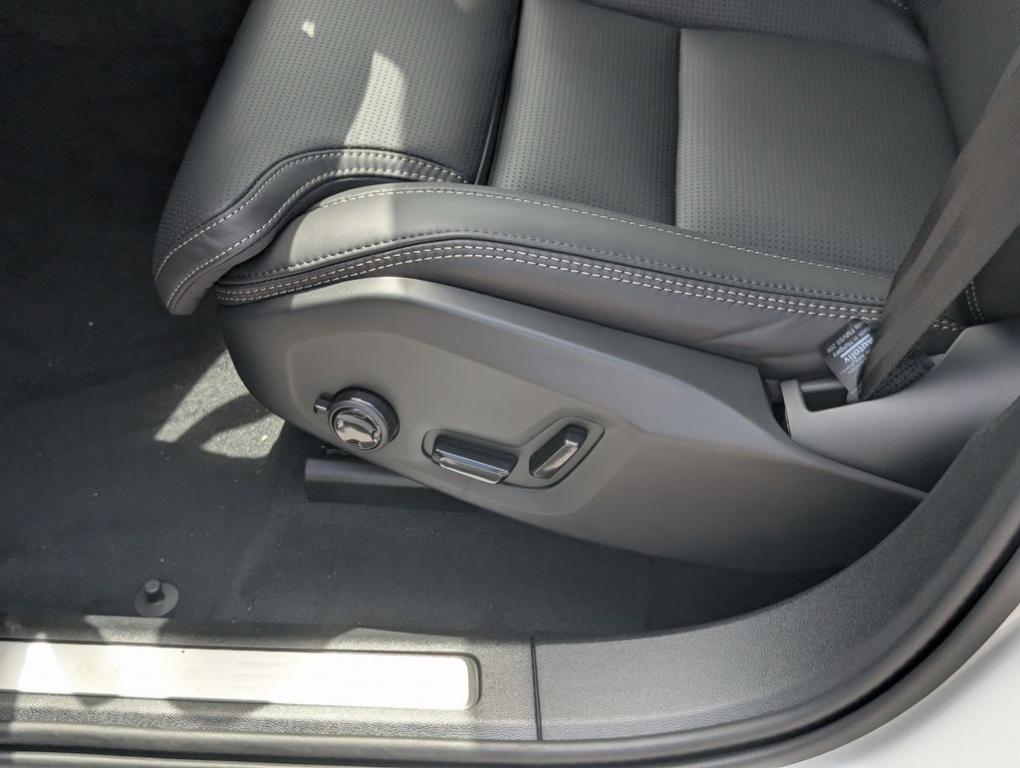 new 2026 Volvo XC60 car, priced at $64,303