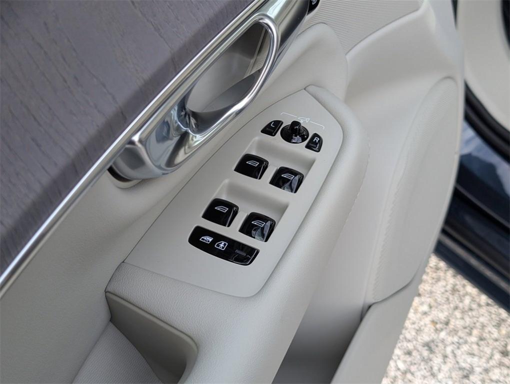 new 2026 Volvo XC90 car, priced at $72,655