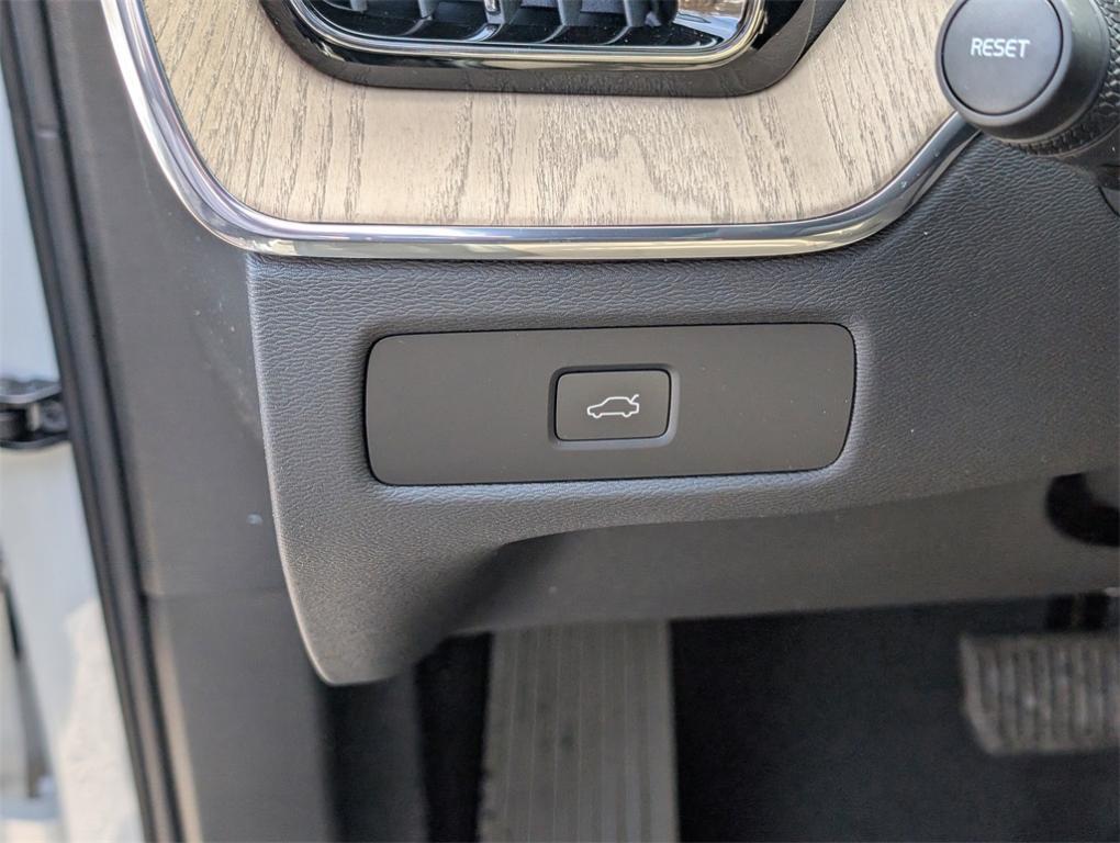new 2026 Volvo XC60 car, priced at $55,990