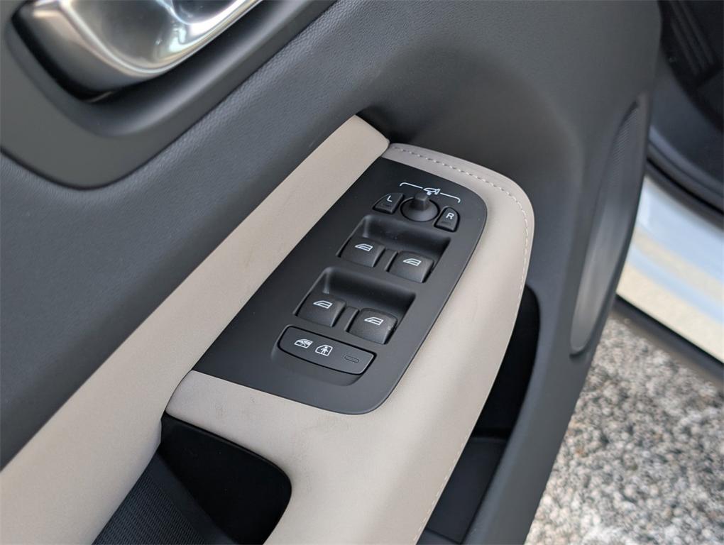 new 2026 Volvo XC60 car, priced at $55,990