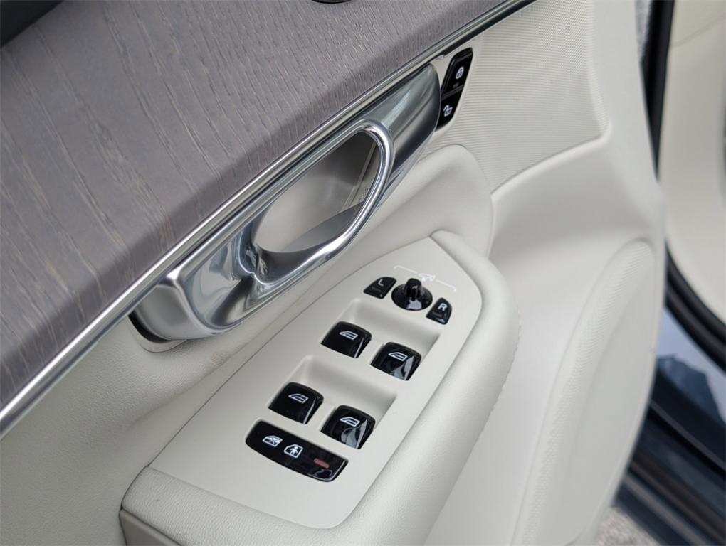 new 2026 Volvo XC90 car, priced at $72,575