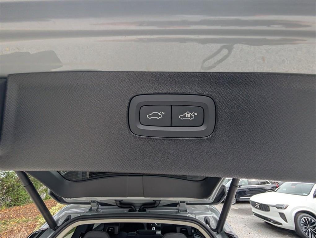 new 2026 Volvo XC90 car, priced at $69,325