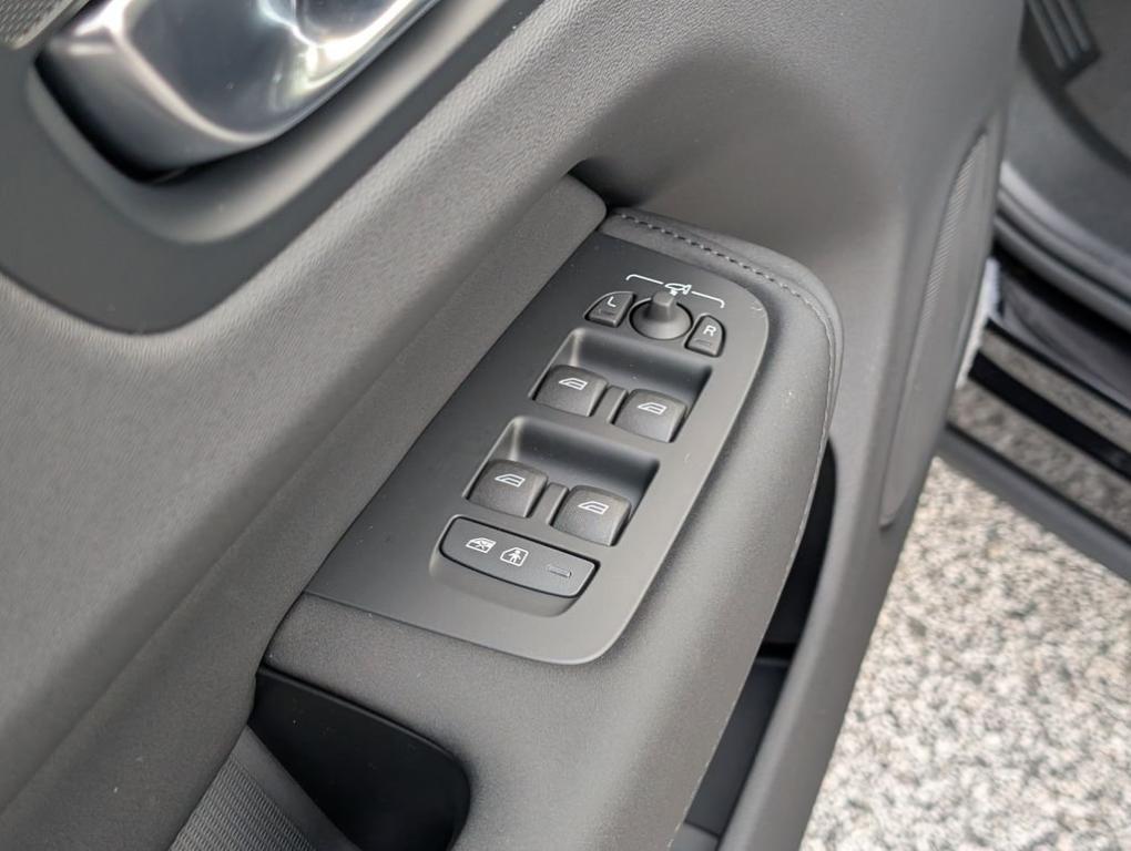 new 2026 Volvo XC60 car, priced at $57,783
