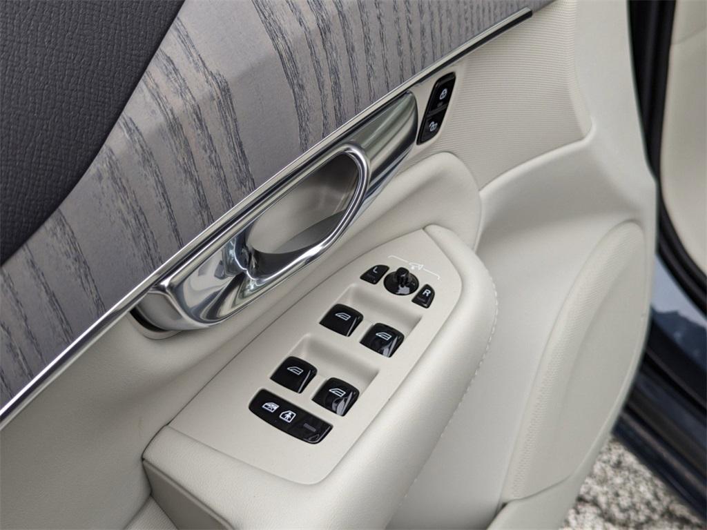 new 2025 Volvo XC90 Plug-In Hybrid car, priced at $59,999