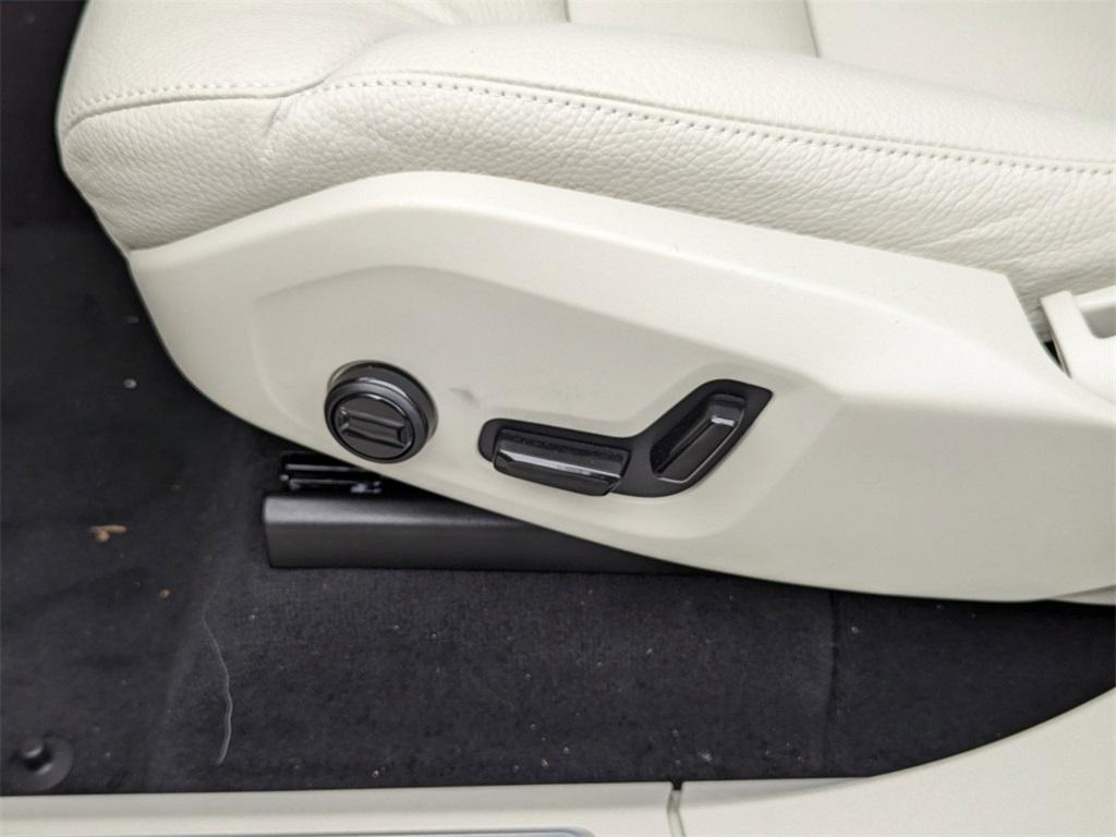 new 2025 Volvo XC90 Plug-In Hybrid car, priced at $59,999