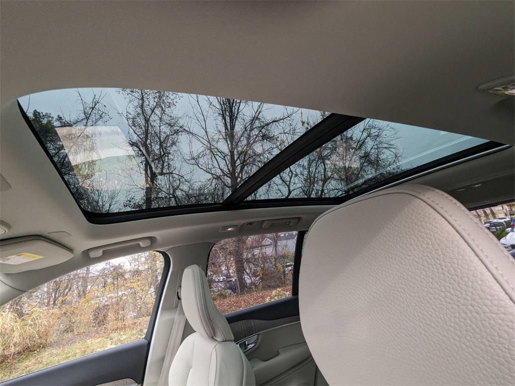 new 2025 Volvo XC90 Plug-In Hybrid car, priced at $59,999