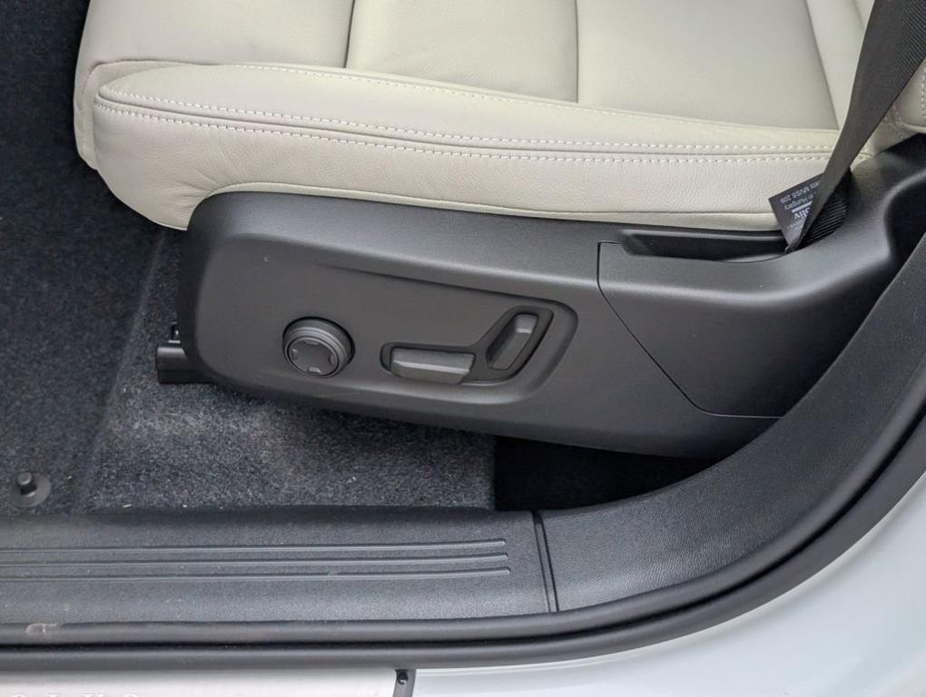 new 2026 Volvo XC40 car, priced at $46,548