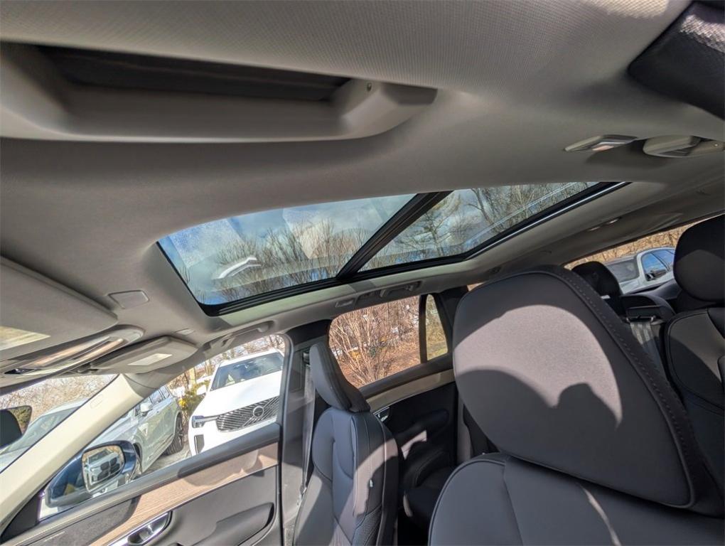 new 2026 Volvo XC90 Plug-In Hybrid car, priced at $79,375