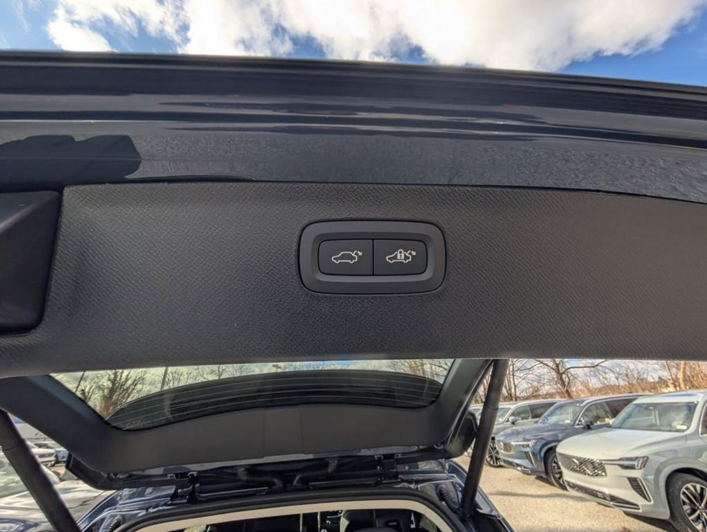 new 2026 Volvo XC90 Plug-In Hybrid car, priced at $80,875