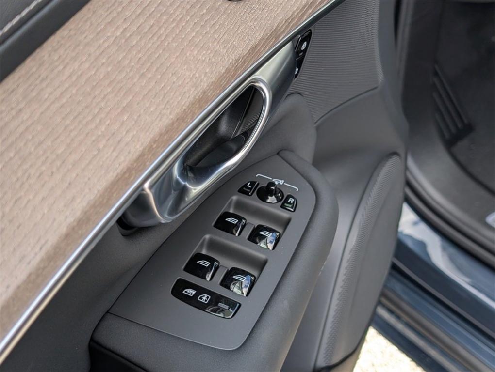 new 2026 Volvo XC90 Plug-In Hybrid car, priced at $79,375